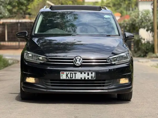 2018 Volkswagen Touran Fully Loaded Sunroof