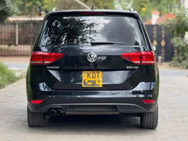 2018 Volkswagen Touran Fully Loaded Sunroof