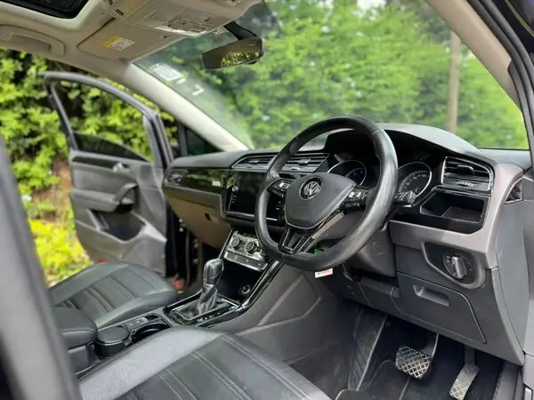 2018 Volkswagen Touran Fully Loaded Sunroof