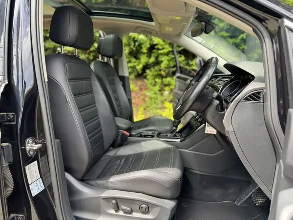 2018 Volkswagen Touran Fully Loaded Sunroof