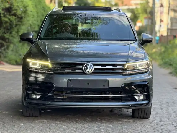 2019 Volkswagen Tiguan 2.0 R-Line Sunroof 7 Seater