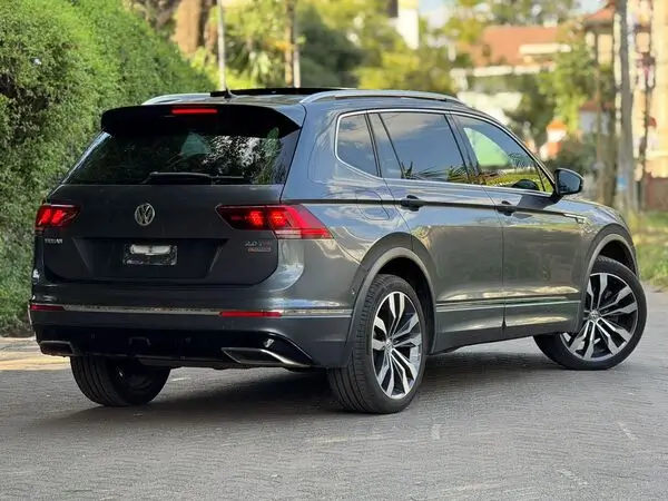 2019 Volkswagen Tiguan 2.0 R-Line Sunroof 7 Seater