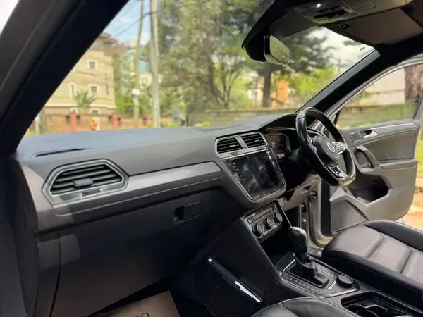 2019 Volkswagen Tiguan 2.0 R-Line Sunroof