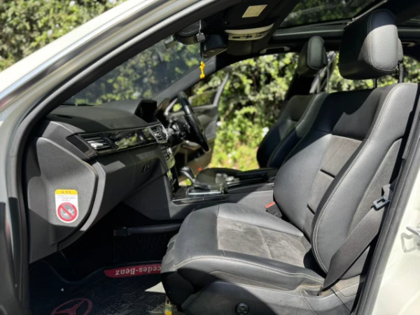 2010 Mercedes Benz E250 Sunroof