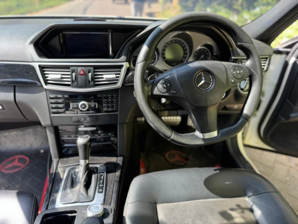 2010 Mercedes Benz E250 Sunroof