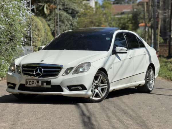 2010 Mercedes Benz E250 Sunroof