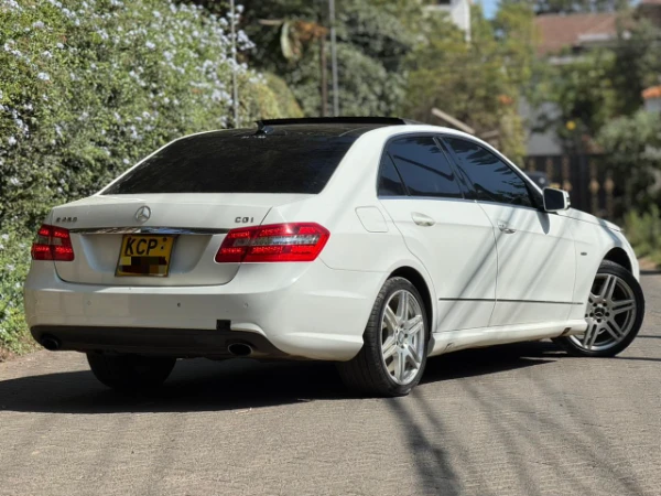 2010 Mercedes Benz E250 Sunroof