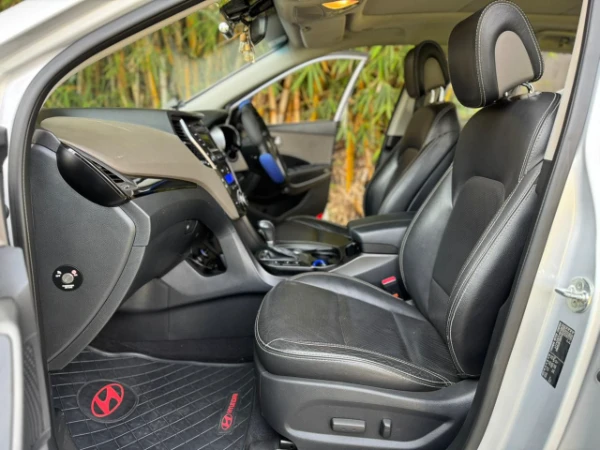 2014 Hyundai Santa Fe Sunroof 7-Seater