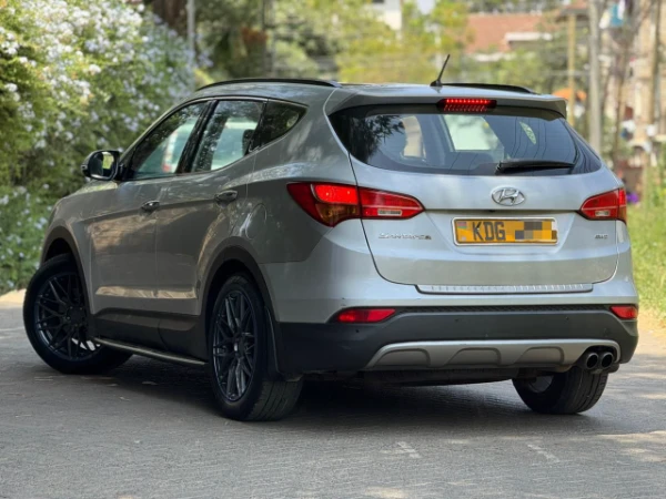 2014 Hyundai Santa Fe Sunroof 7-Seater