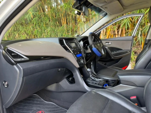 2014 Hyundai Santa Fe Sunroof 7-Seater