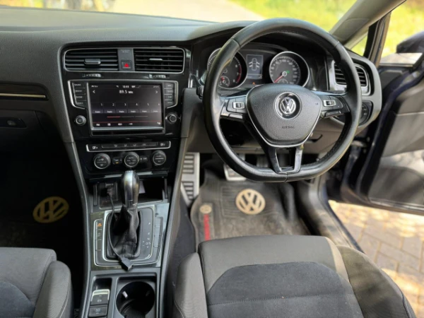 2014 Volkswagen Golf Tsi