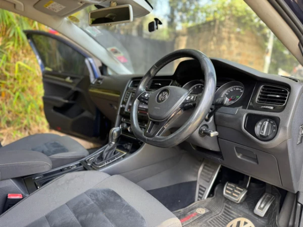 2014 Volkswagen Golf Tsi