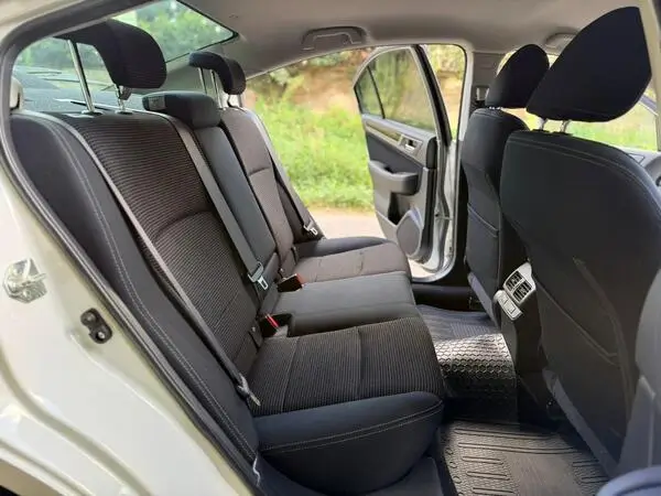 2017 Subaru Legacy B4 AWD