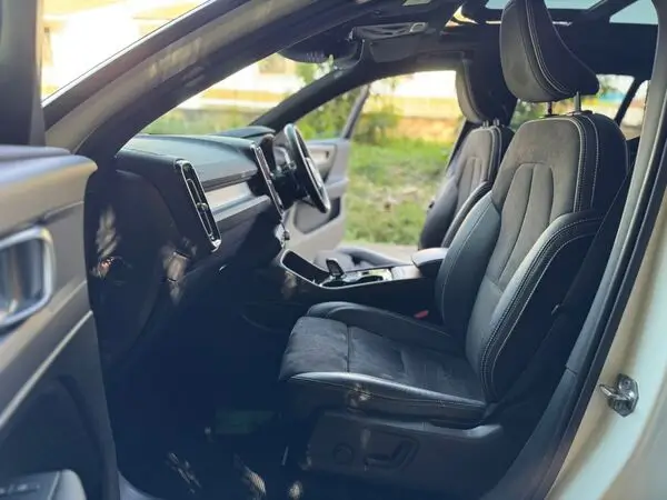 2020 Volvo XC40 T5 R-Design Sunroof