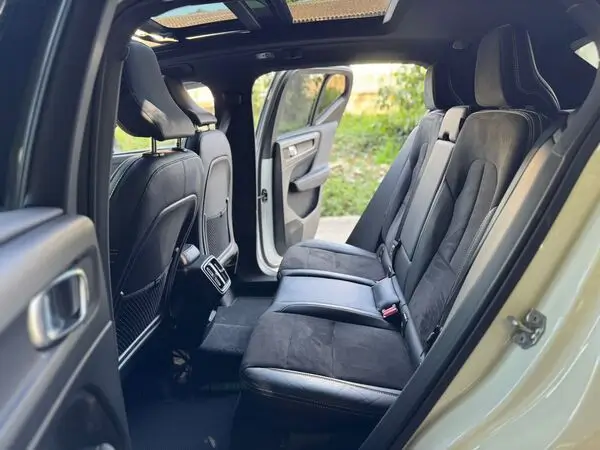 2020 Volvo XC40 T5 R-Design Sunroof