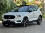 2020 Volvo XC40 T5 R-Design Sunroof
