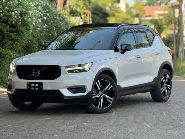 2020 Volvo XC40 T5 R-Design Sunroof