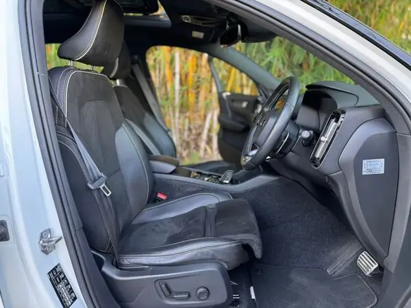 2020 Volvo XC40 T5 R-Design Sunroof