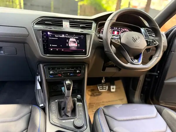 2023 Volkswagen Tiguan R 4Motion Sunroof