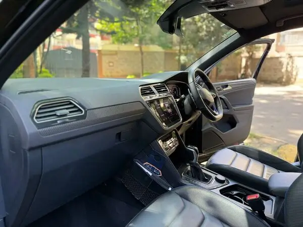 2023 Volkswagen Tiguan R 4Motion Sunroof