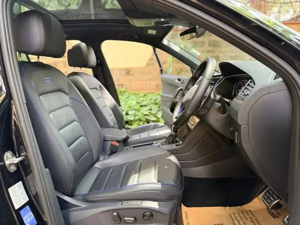 2023 Volkswagen Tiguan R 4Motion Sunroof