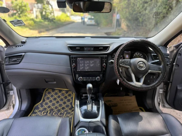 2017 Nissan X-Trail Hybrid