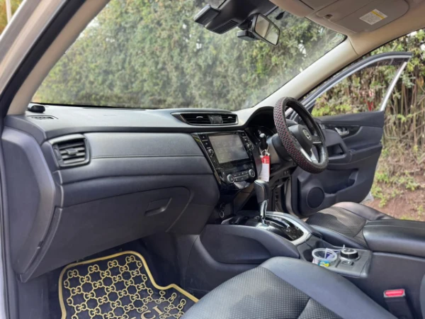 2017 Nissan X-Trail Hybrid