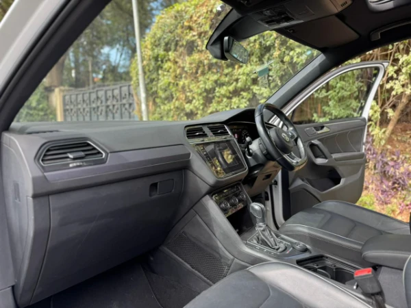 2019 Volkswagen Tiguan R Line 4Motion