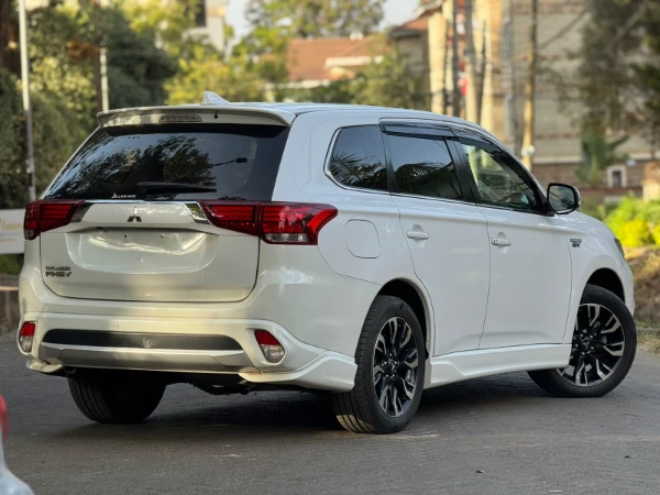 2017 Mitsubishi Outlander PHEV