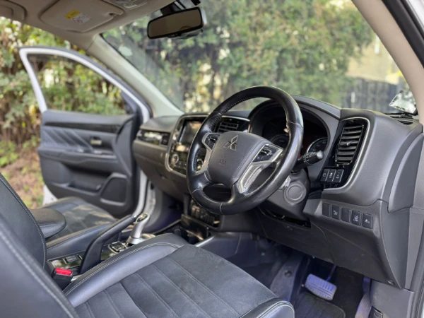 2017 Mitsubishi Outlander PHEV