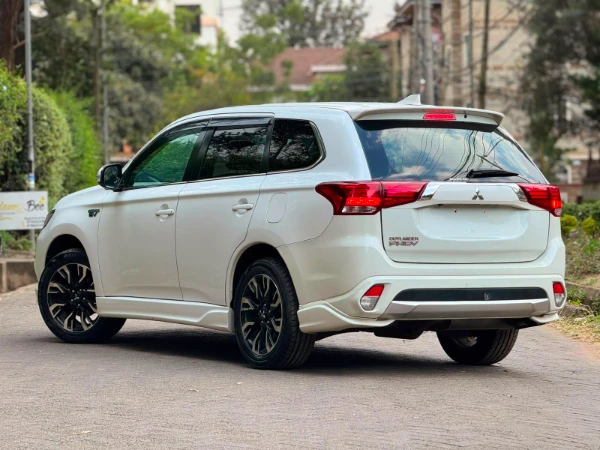 2017 Mitsubishi Outlander PHEV