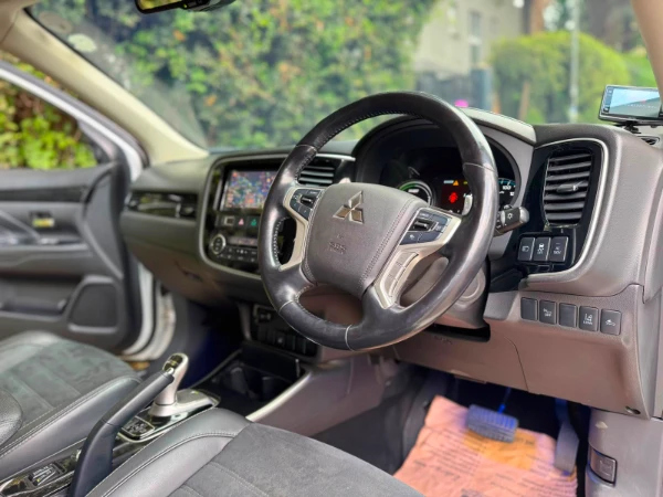 2017 Mitsubishi Outlander PHEV