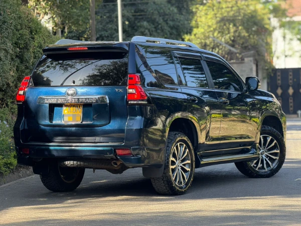 2017 Toyota Landcruiser Prado TX Sunroof
