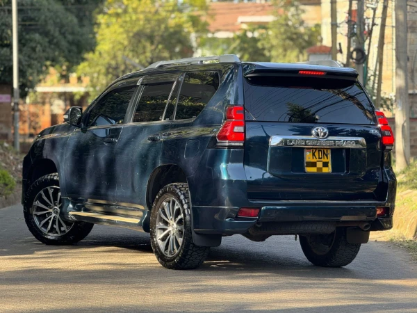 2017 Toyota Landcruiser Prado TX Sunroof