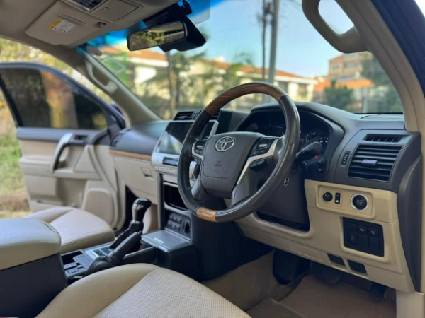 2017 Toyota Landcruiser Prado TX Sunroof