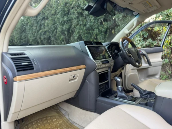 2017 Toyota Landcruiser Prado TX Sunroof