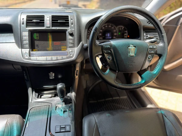 2009 Toyota Crown Athlete Fully Loaded