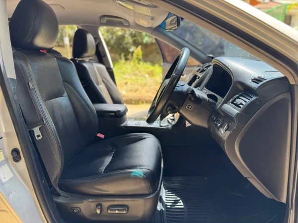 2009 Toyota Crown Athlete Fully Loaded