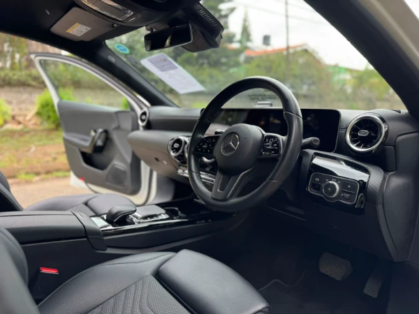 2019 Mercedes Benz A180