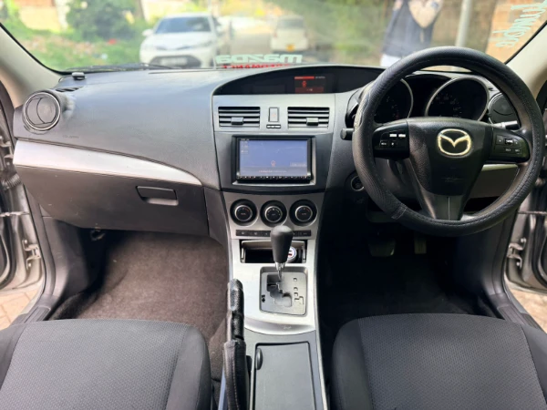 2010 Mazda Axela Sedan