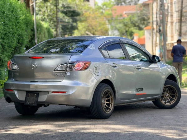 2010 Mazda Axela Sedan