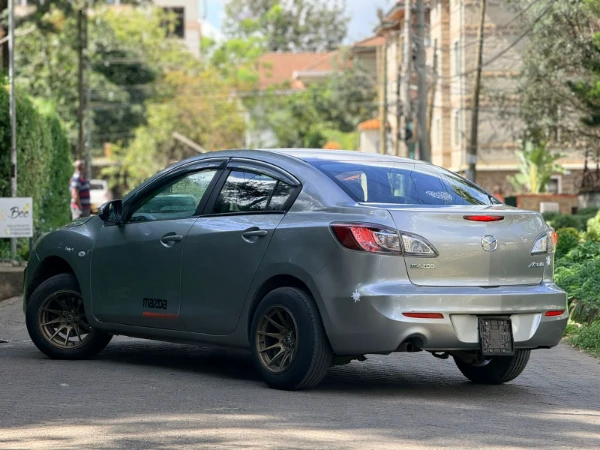 2010 Mazda Axela Sedan
