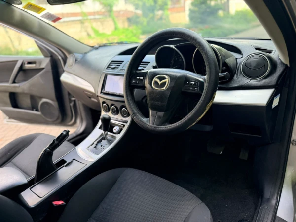 2010 Mazda Axela Sedan