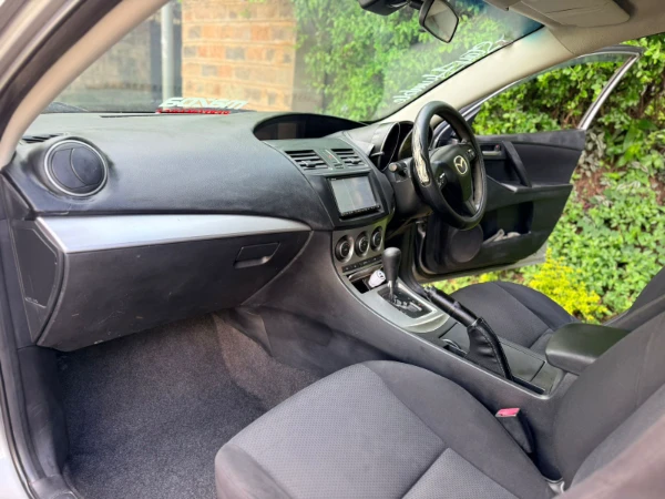 2010 Mazda Axela Sedan