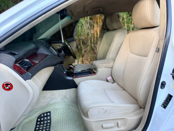 2009 Toyota Crown Royal Saloon