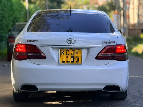 2009 Toyota Crown Royal Saloon