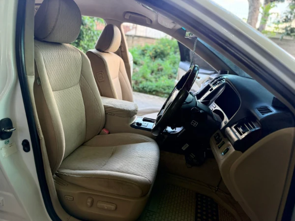 2009 Toyota Crown Royal Saloon
