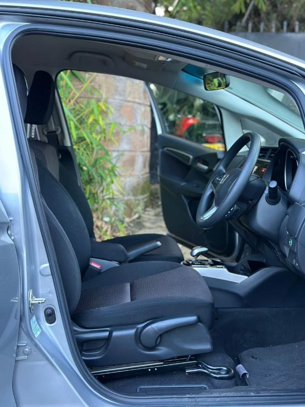 2017 Honda Fit Shuttle Hybrid