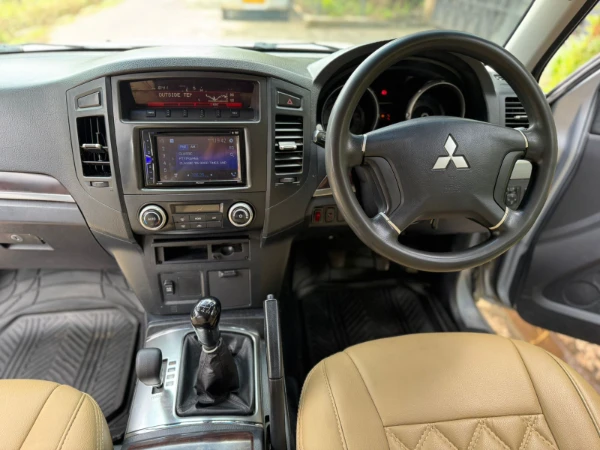 2012 Mitsubishi Pajero