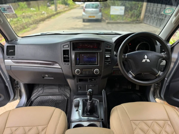 2012 Mitsubishi Pajero